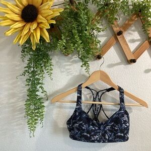 lululemon athletica Navy Floral Strappy Back Sports Bra Size 4